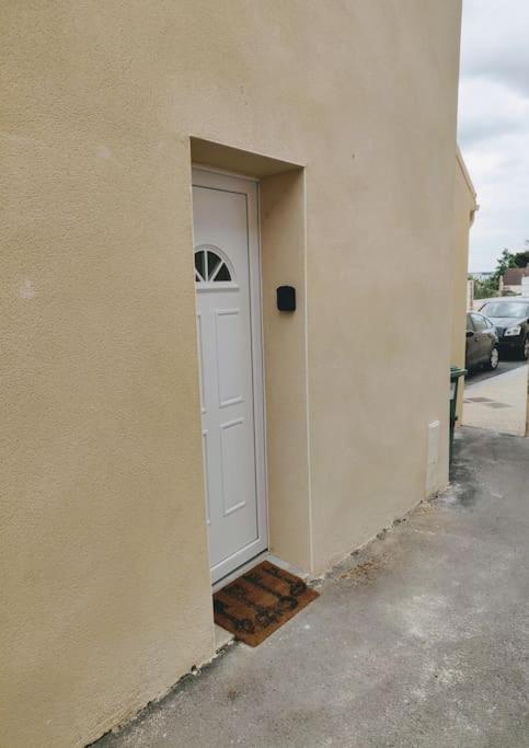 Appartement 2, Jardin, Collation, 5 Min De L'Aeroport Cdg Le Mesnil-Amelot Bagian luar foto